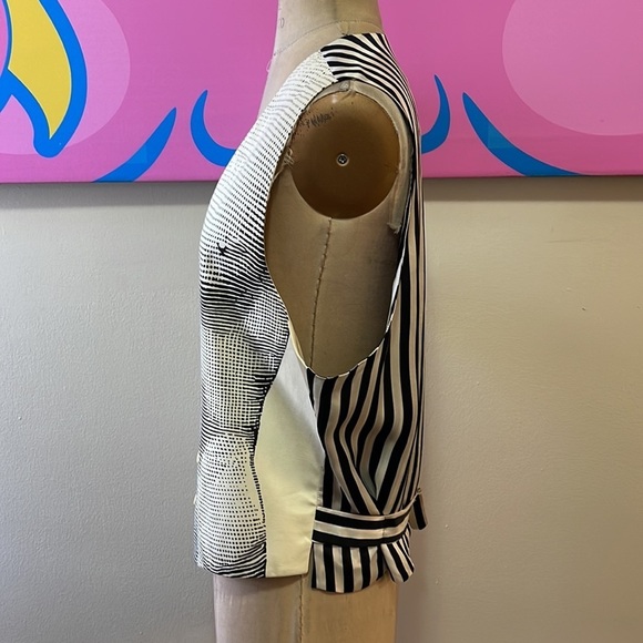 Moschino Men's Chest Ivory Black Vest - Picture 8 of 14